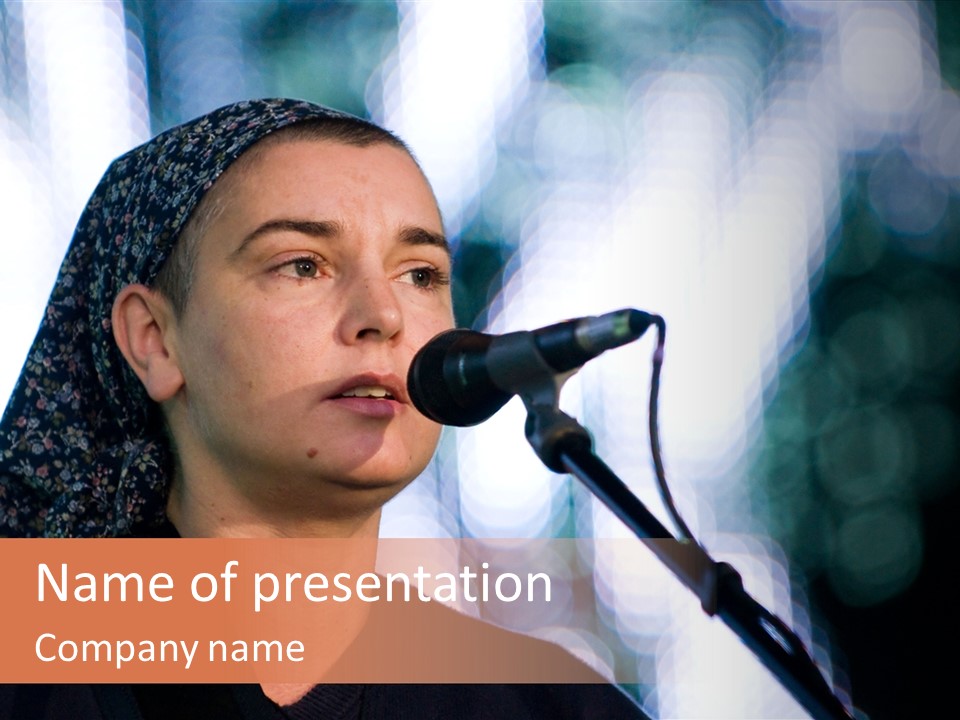 Sinead One Vocalist PowerPoint Template
