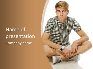 Agent Estate Made PowerPoint Template