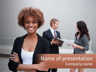 A Woman Standing In Front Of A Group Of Business People PowerPoint Template
