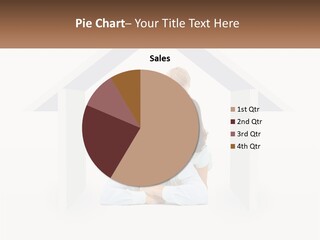 A Family In A House Powerpoint Presentation PowerPoint Template